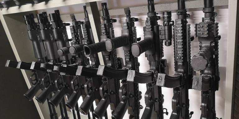 AIS SUB MACHINE GUNS